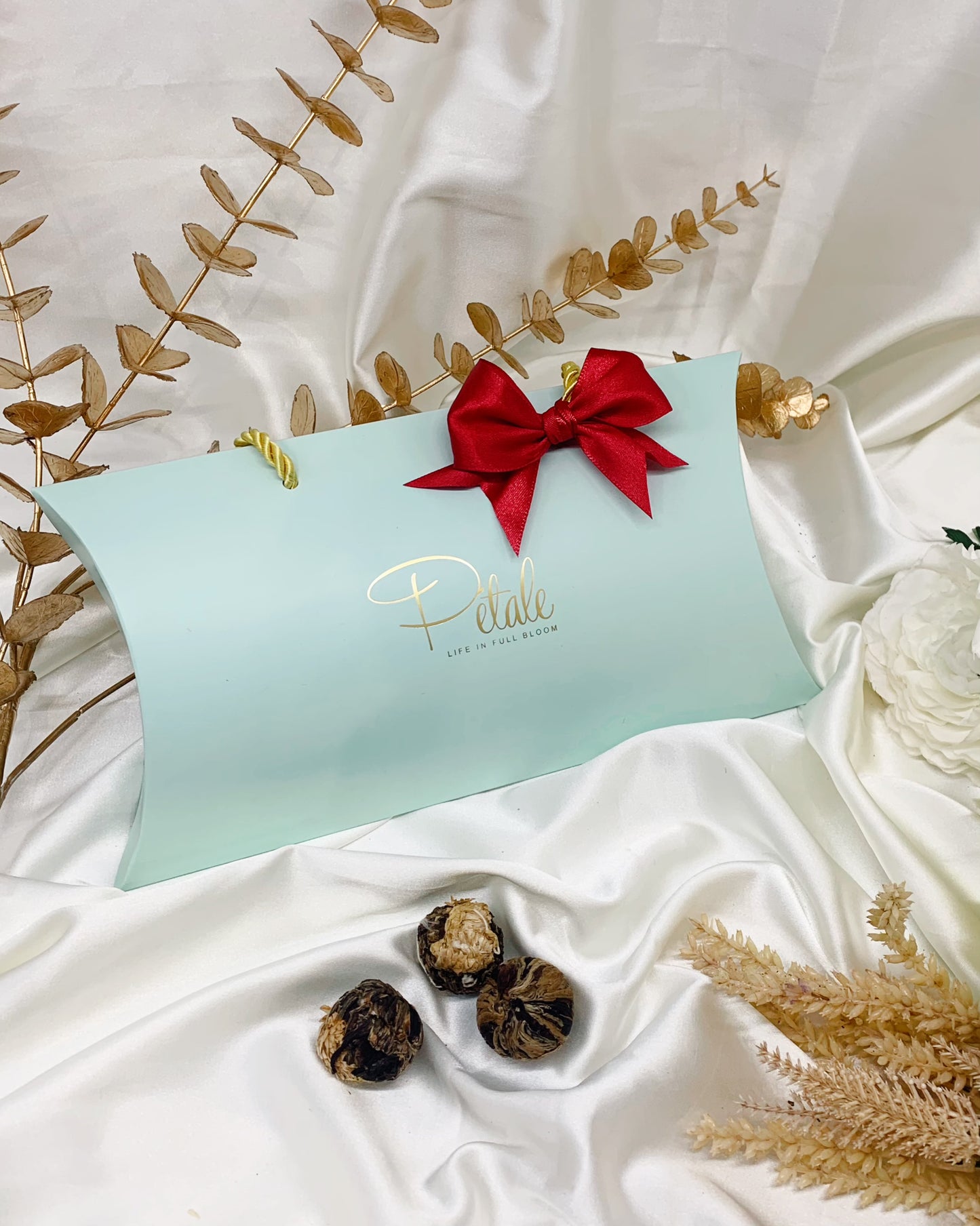 Petite Aqua Assorted Blooming Tea (6 teaballs)